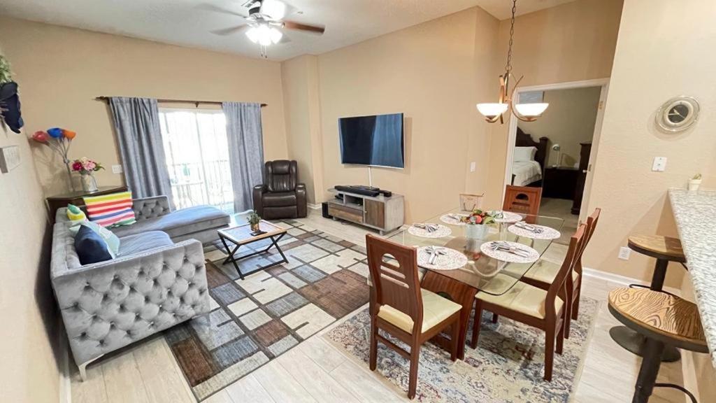 Beautiful 3 Bedroom Apartment Minutes From Disney! 키시미 외부 사진