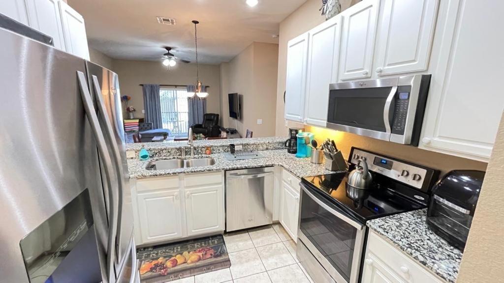 Beautiful 3 Bedroom Apartment Minutes From Disney! 키시미 외부 사진