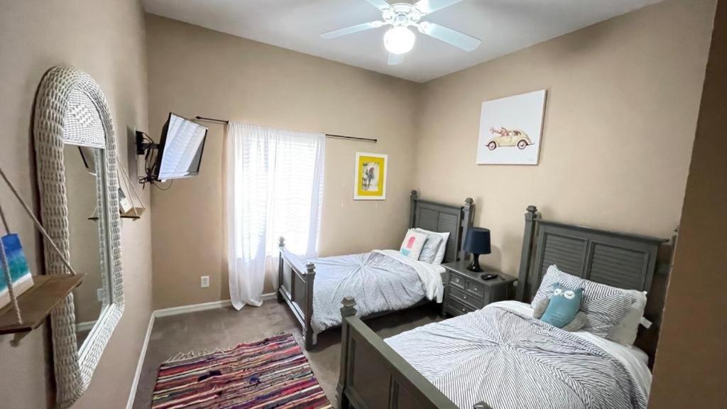 Beautiful 3 Bedroom Apartment Minutes From Disney! 키시미 외부 사진